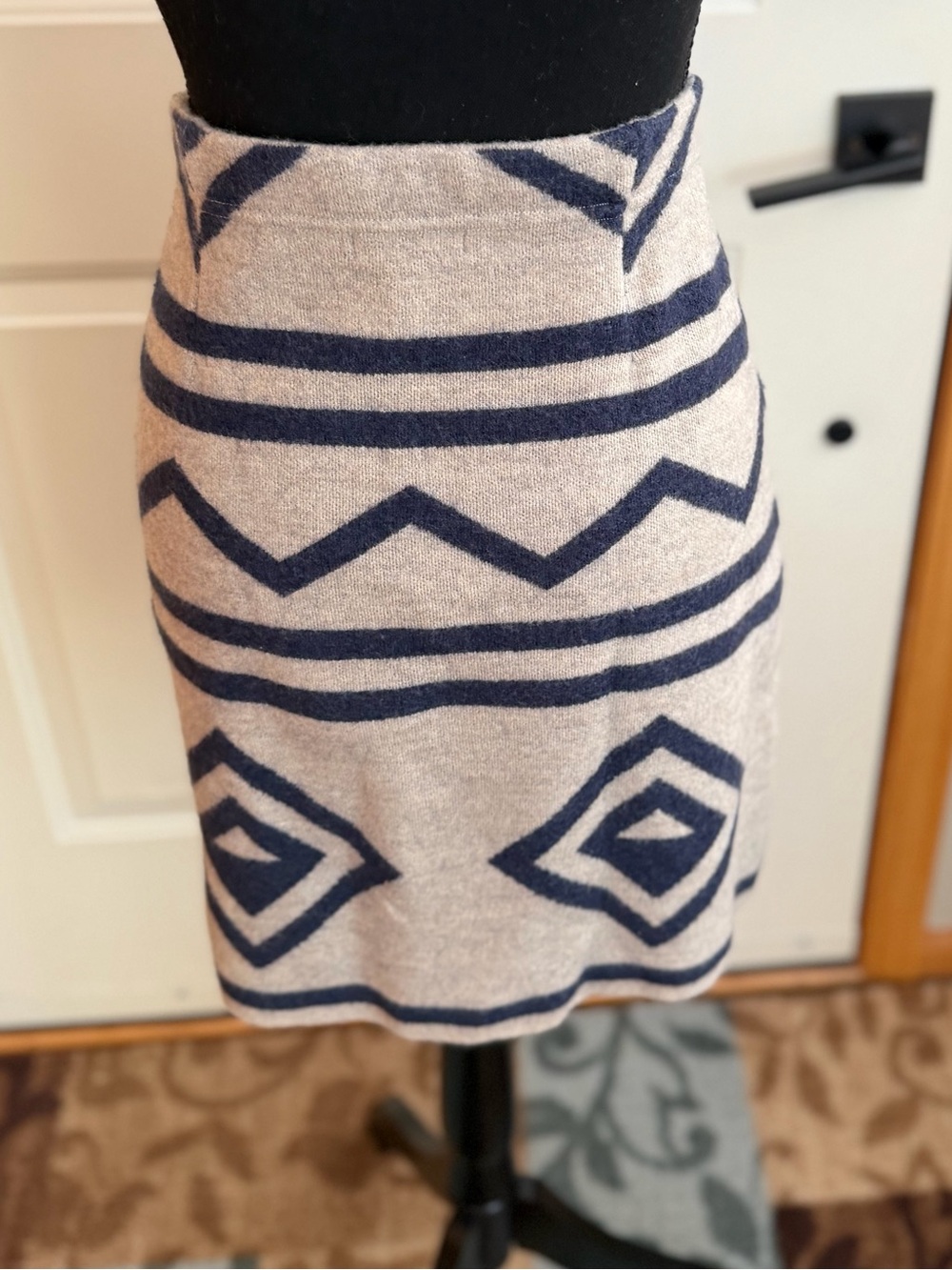 Toad & Co oatmeal & blue boiled merino wool diamond sweater skirt. Size medium - Picture 3 of 11